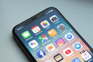 手机展示190踢球者APP直播界面截图